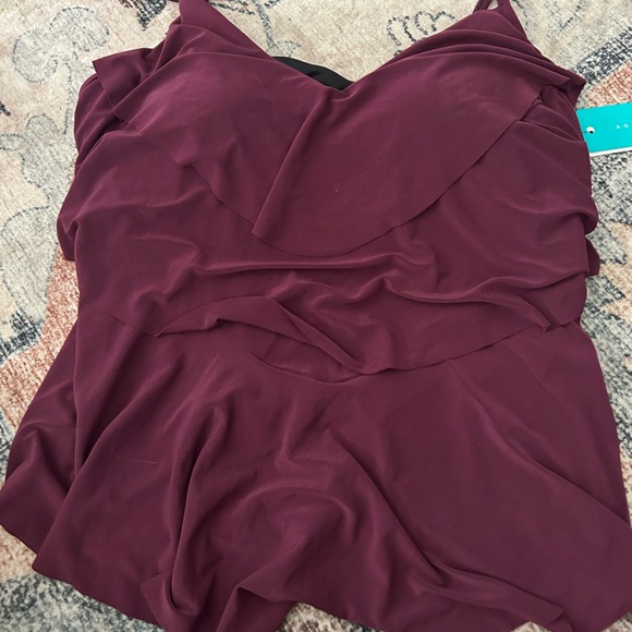 NWT women’s swim top - Picture 1 of 5